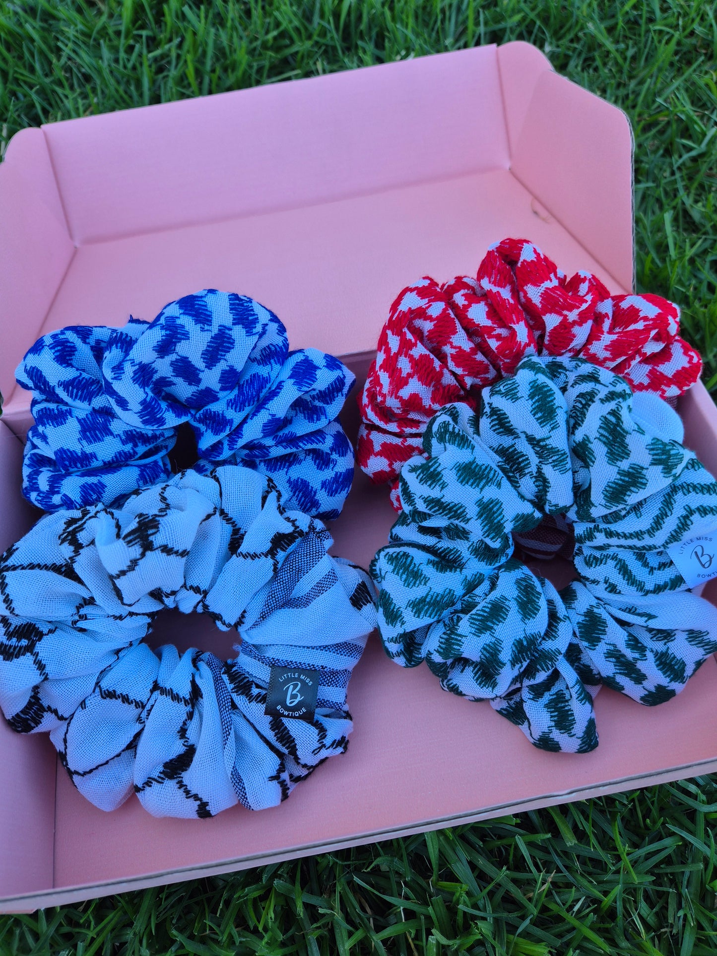 Keffiyeh Scrunchies (4 Colours)