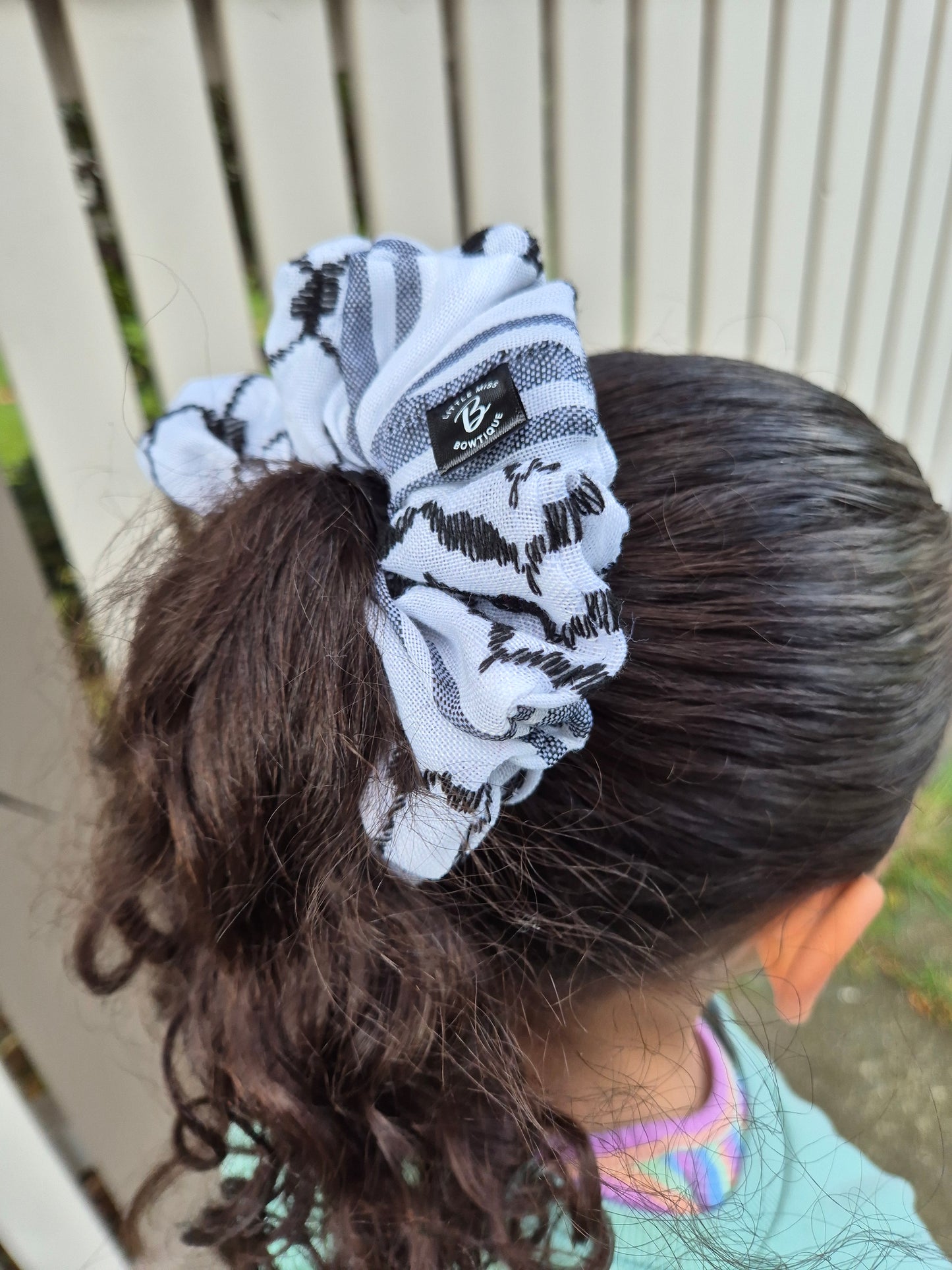 Keffiyeh Scrunchies (4 Colours)