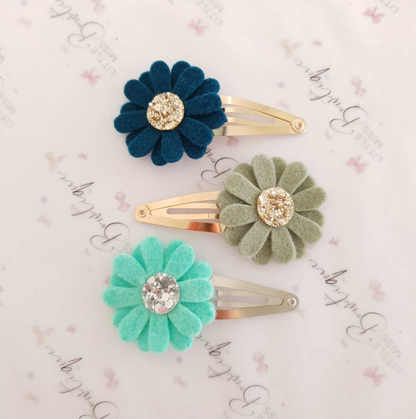 Green Daisy Snap Clips