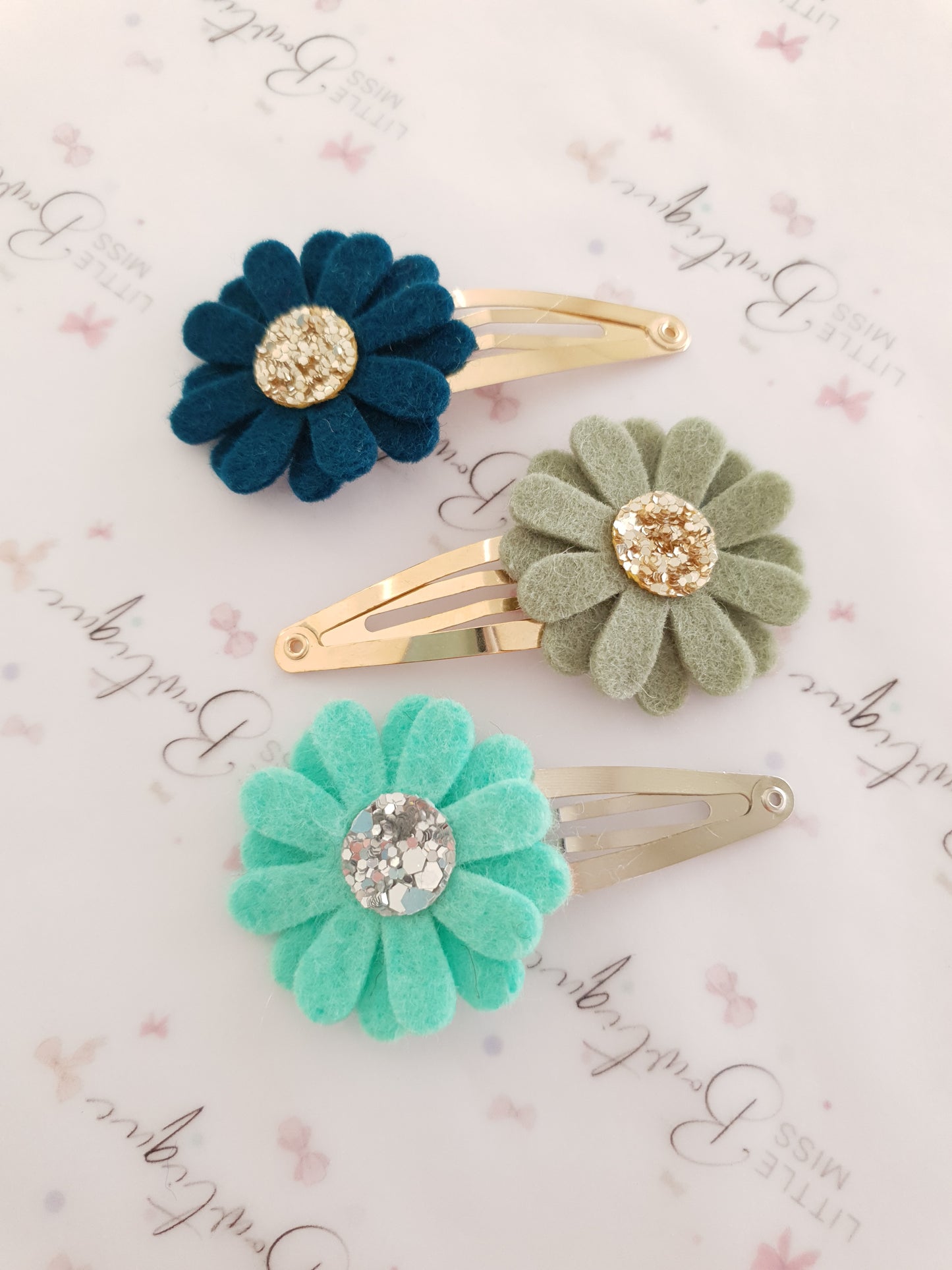 Green Daisy Snap Clips