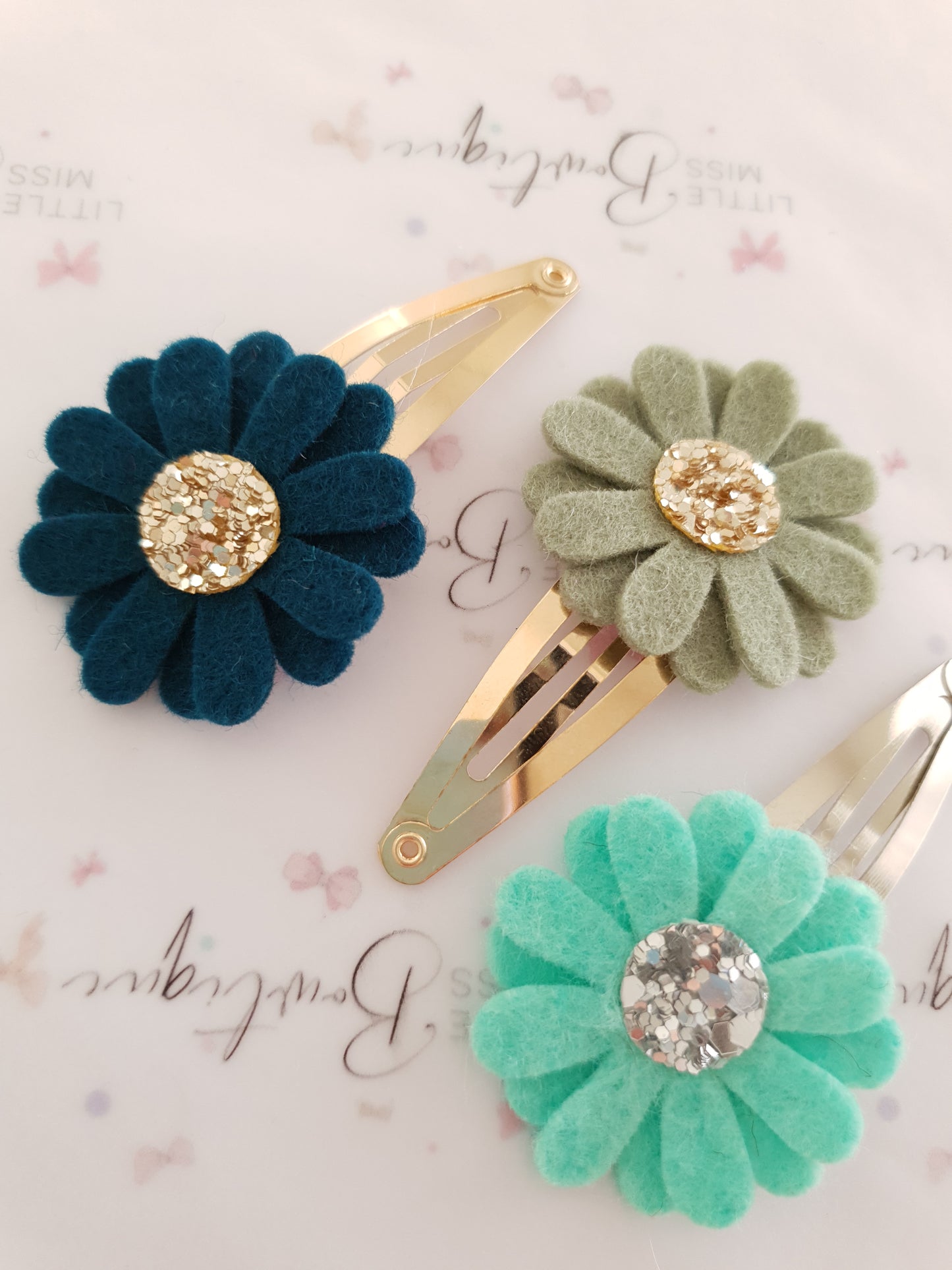 Green Daisy Snap Clips