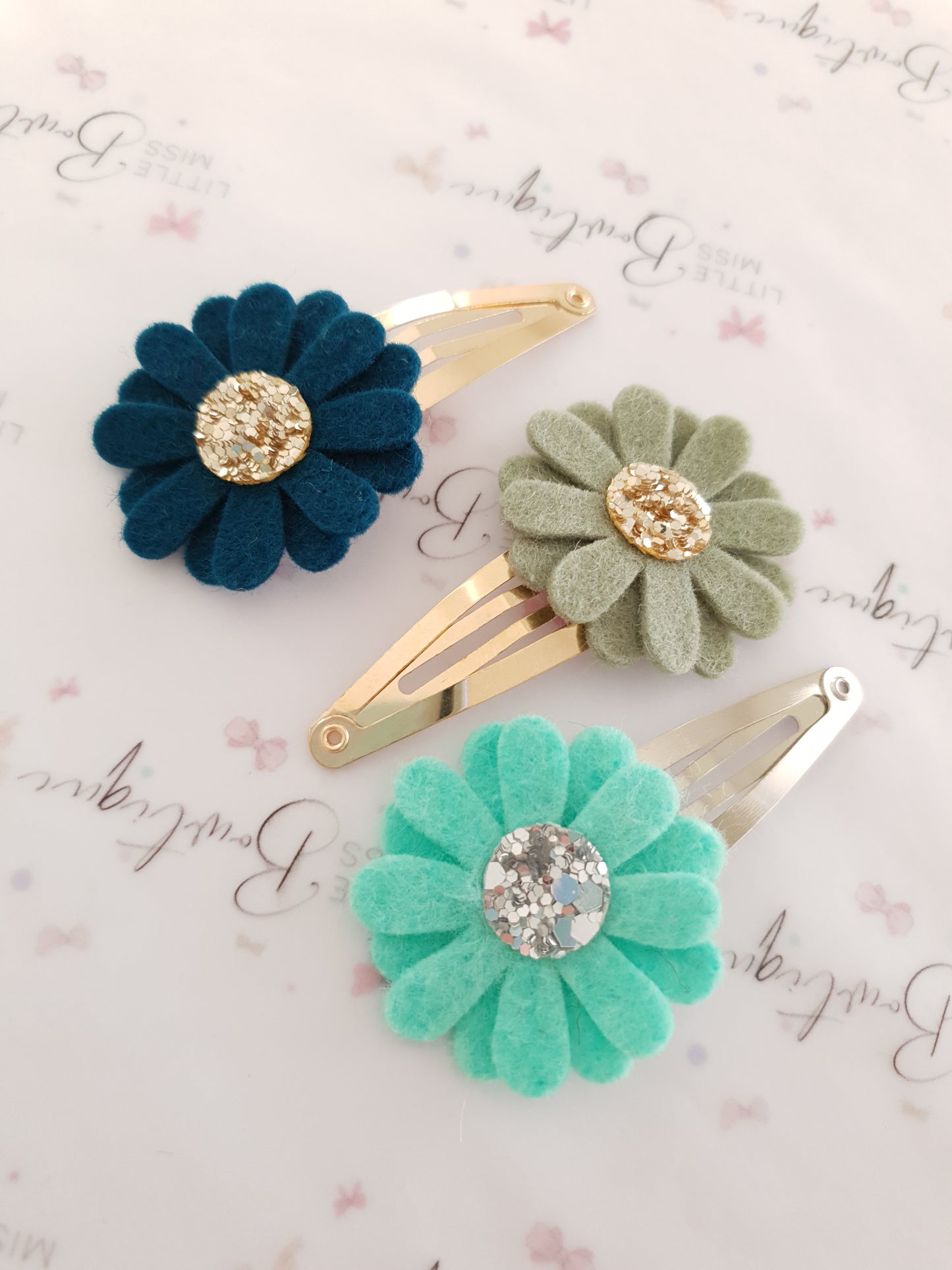 Green Daisy Snap Clips