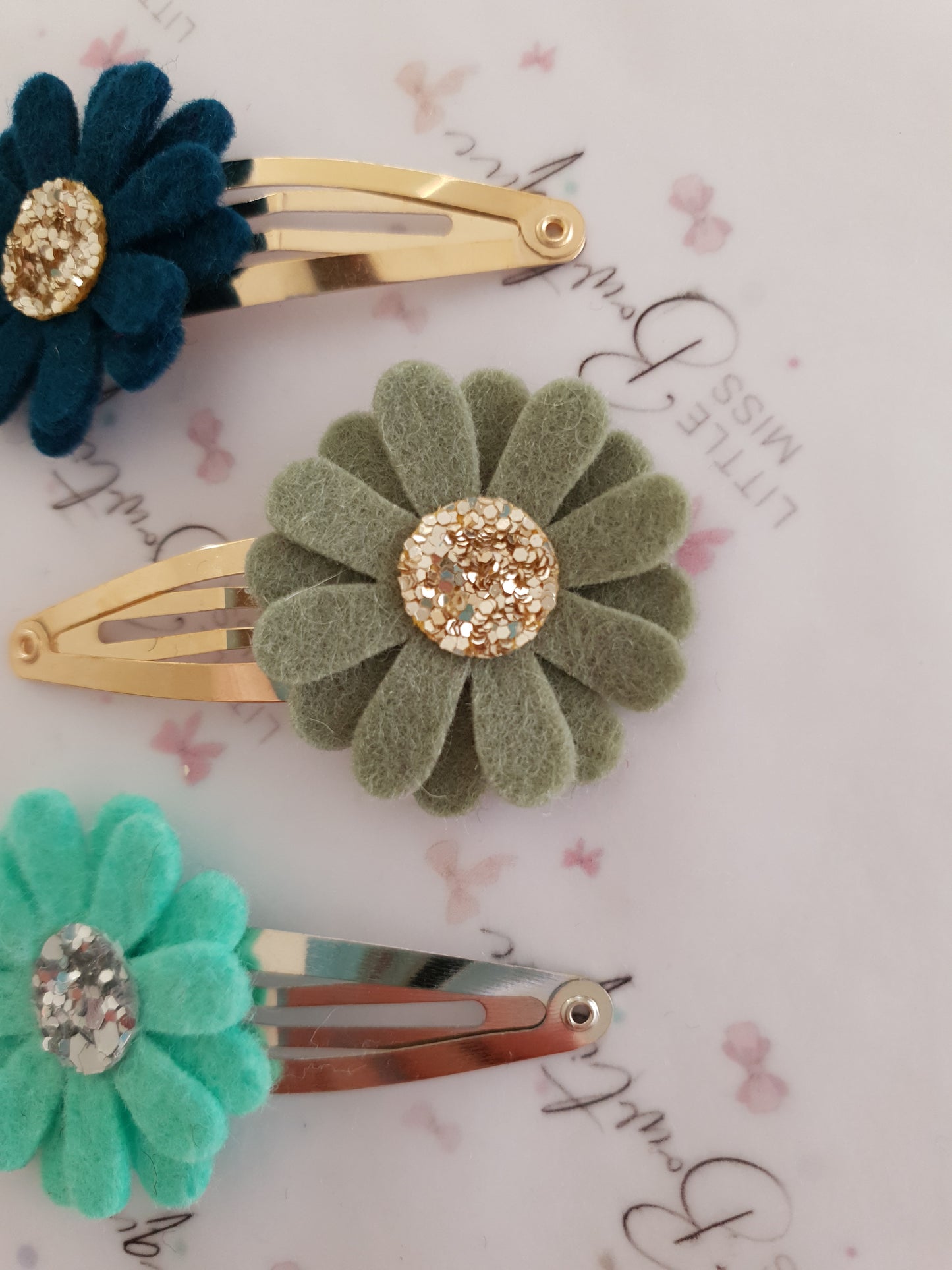 Green Daisy Snap Clips